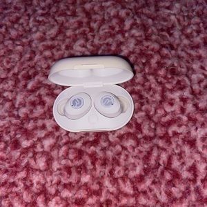 Raycon headphones Bluetooth